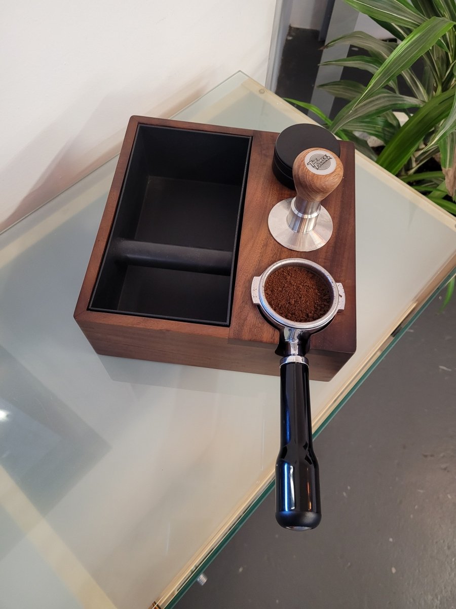 Knock Box and tamping station - Café Liégeois